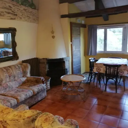 Las Casitas De Peares