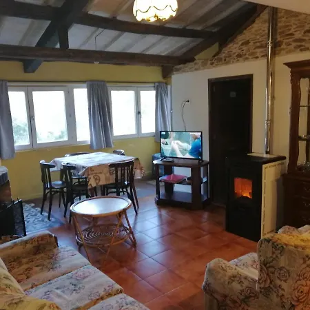 Las Casitas De Peares